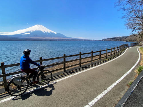 山中湖のサイクリングロードは湖と富士山の絶景を見ながら走れる