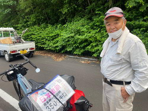 旧道を走っていると地元の人が声をかけてくれた