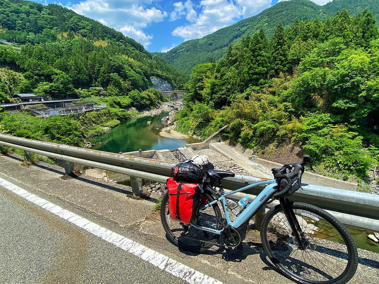 四国の山の中はどこも緑が濃い！