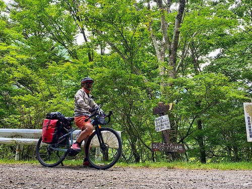 剣山スーパー林道の入口。さあ、走ろう!