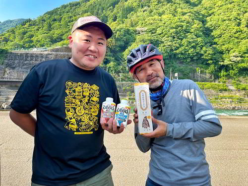 長崎から車で応援に駆けつけてくれた高西くん。差し入れまでいただき、感謝感激