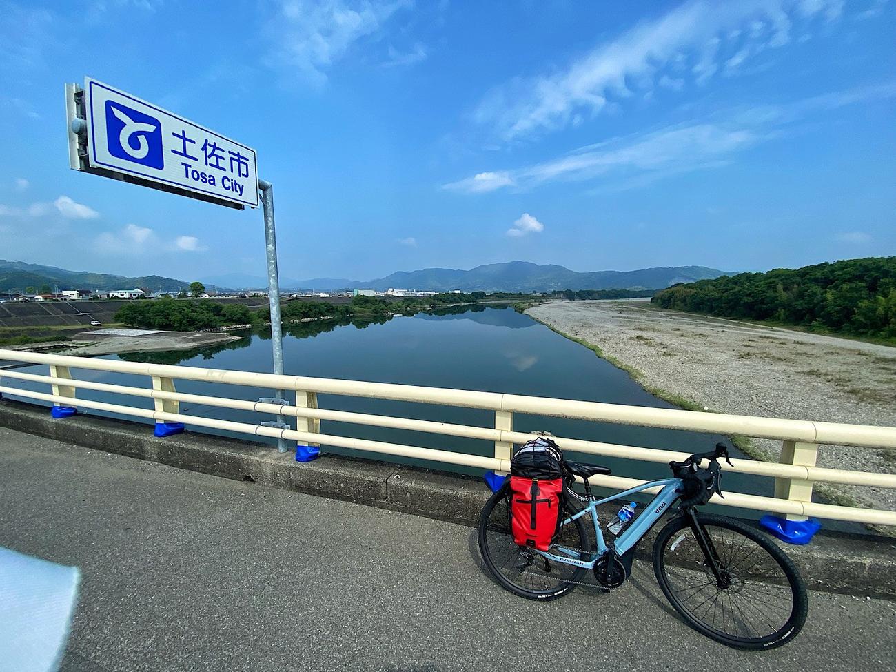 国道53号を東へ向かう