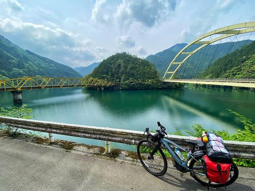 徳島県最大級の貯水ダム「長安口貯水池」にて