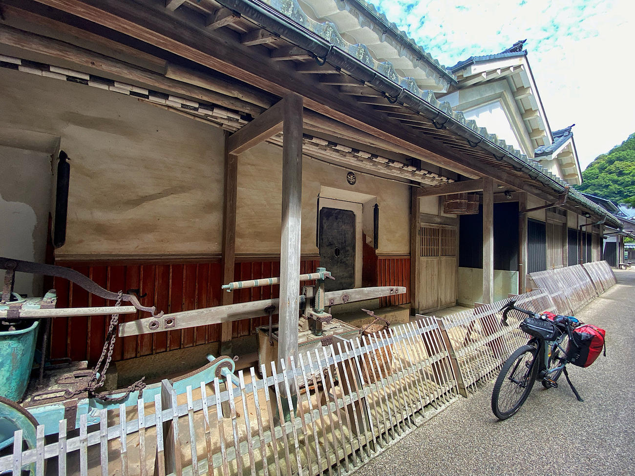 南越前町河野では『北前船主の館右近家』など、繁栄した当時をたたずまいを見ることができる