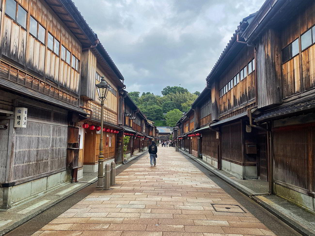 金沢は何度か来ているが『ひがし茶屋街』へ行くのは、恥ずかしながら初めて
