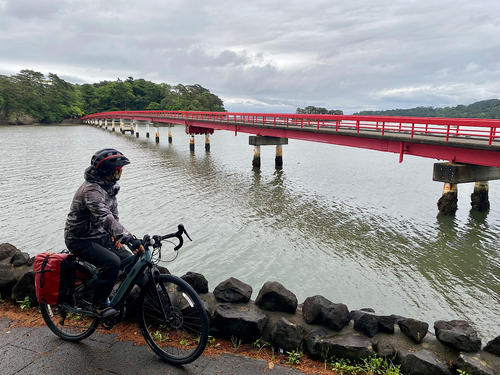 松島海岸と福浦島を結ぶ『福浦橋』は良縁のパワースポットでもある