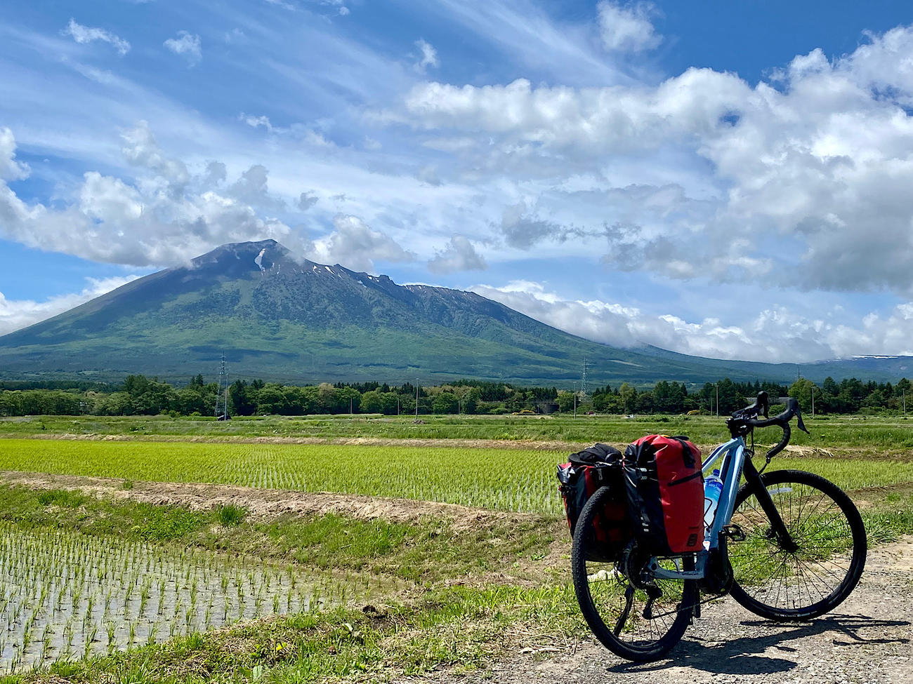 徐々に雲がなくなり、ついに岩手山が姿を現した