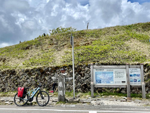あっという間に岩手と秋田の県境、見返峠に到着した