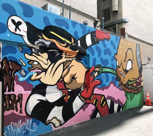 ミートとゴジラを掛け合わせた「ミートジラ」という店名の同店の壁画もユニーク