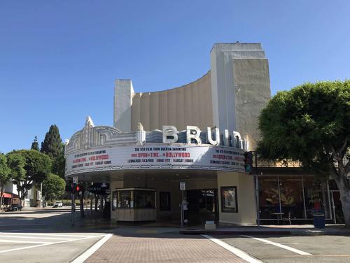 シャロン・テートが自身の出演作を観るシーンが撮影された映画館