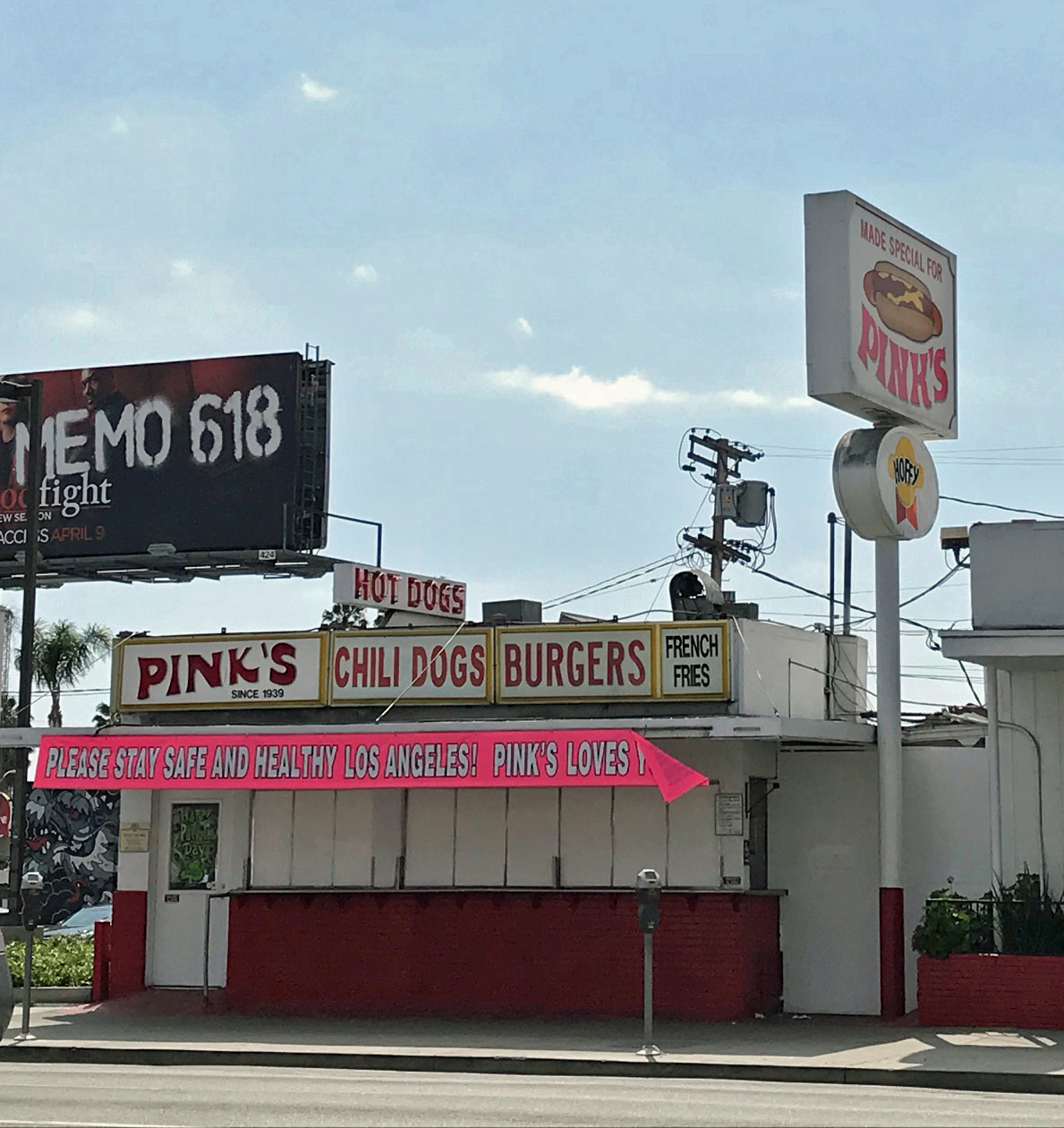 LAのランドマーク的存在の人気ホットドッグ店も閉店