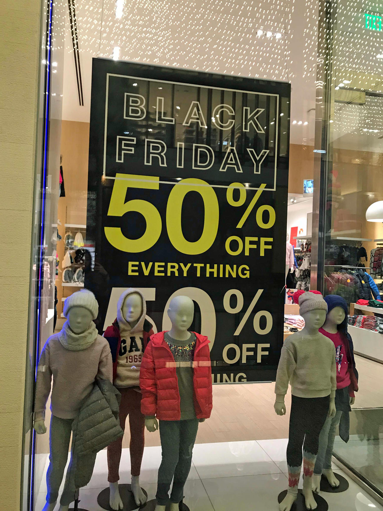 クリスマス商戦の幕開けとなるブラックフライデーは今年は中止になる可能性が大です