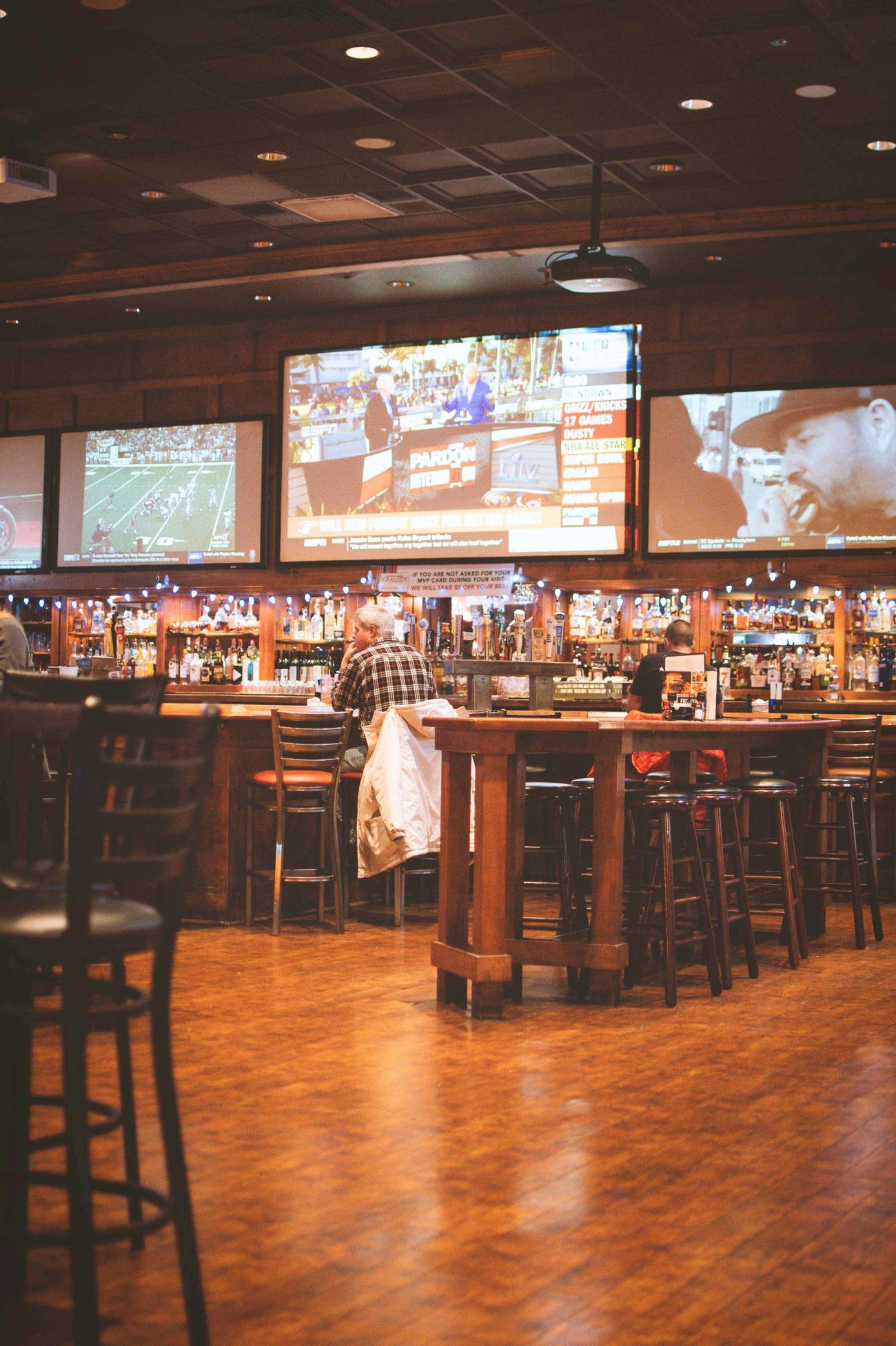 LAでは観戦パーティー抑止のため、飲食店でのテレビ設置は禁止されている