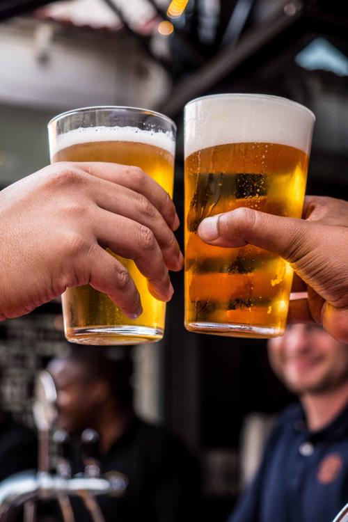 酔っぱらって大声を出さないようアルコール摂取も制限するよう求めている