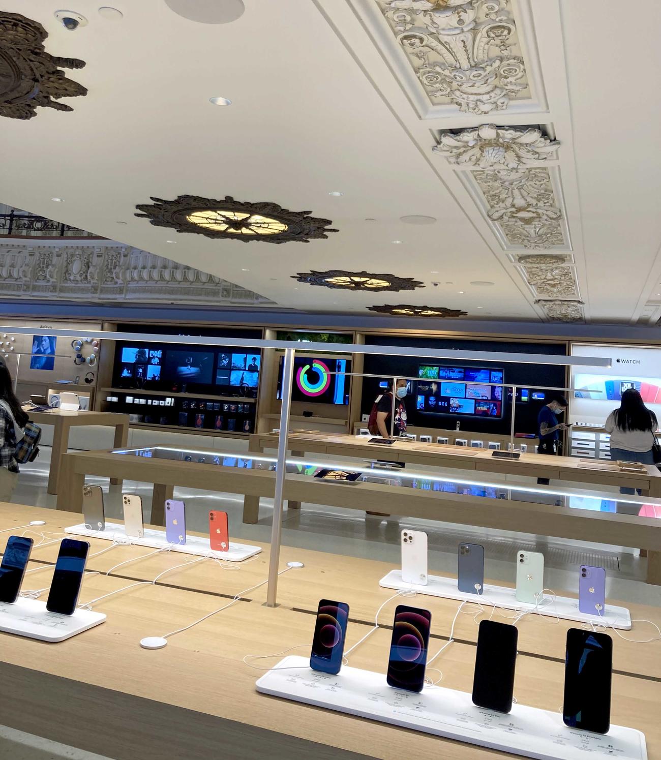 アップル製品を購入する予定がない人も1度訪れてみる価値は十分あります