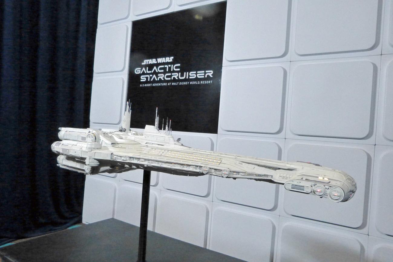 来春オープン予定の「スター・ウォーズ」の世界を体験できるホテル「スター・ウォーズ：ギャラクティック・スタークルーザー」の模型 