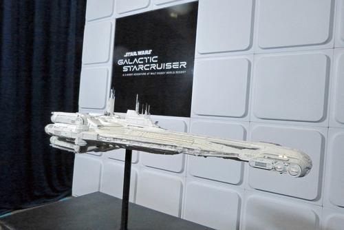 来春オープン予定の「スター・ウォーズ」の世界を体験できるホテル「スター・ウォーズ：ギャラクティック・スタークルーザー」の模型 