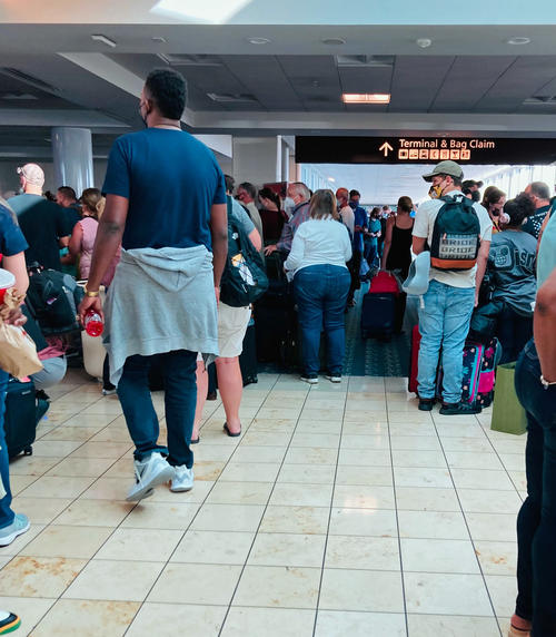 混雑するアメリカの空港
