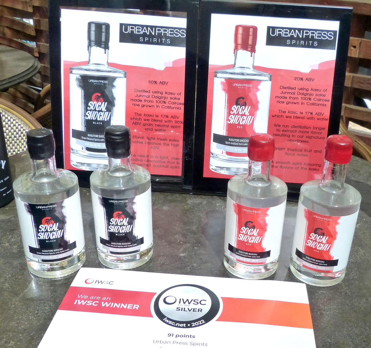 LA発の焼酎SoCal Shochuは、アルコール度数17％と、ウォッカのような度数の高い40％の2種類で展開