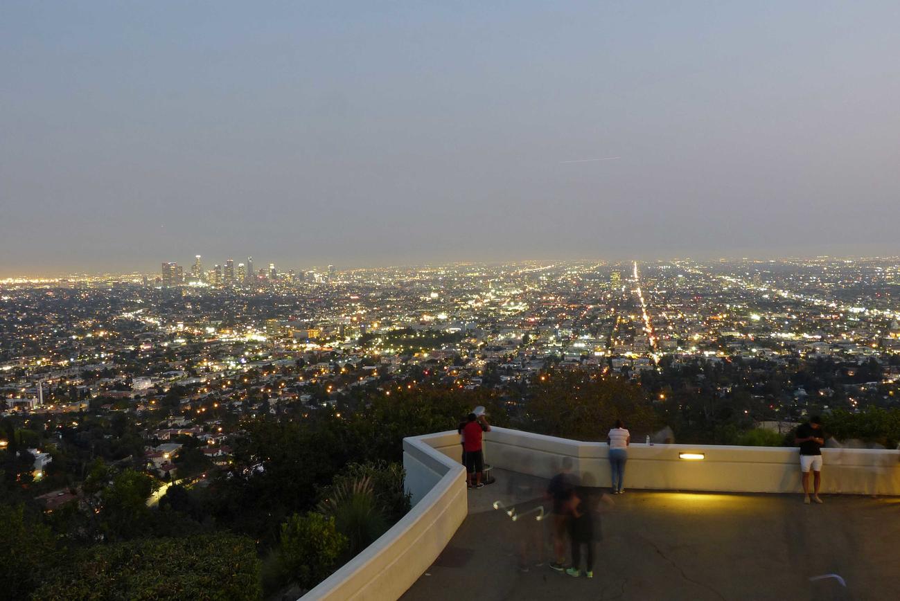 グリフィス天文台からの美しい夜景は一見の価値あり