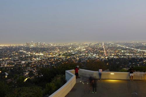 グリフィス天文台からの美しい夜景は一見の価値あり