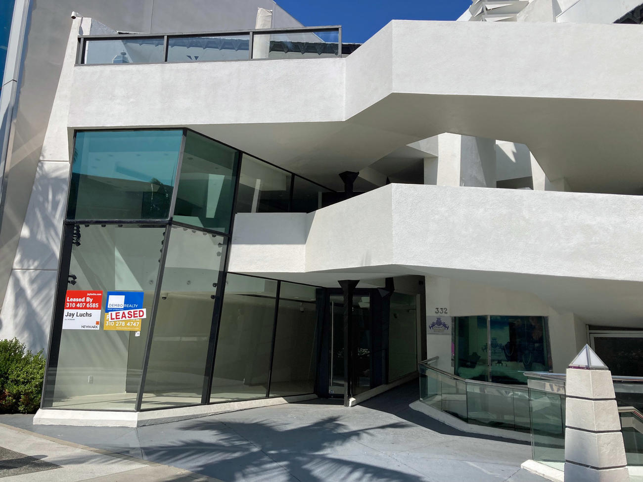 かつてブランド店が入っていた建物