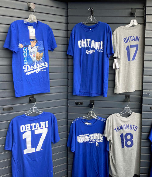 大谷投手と山本投手のTシャツは大人気
