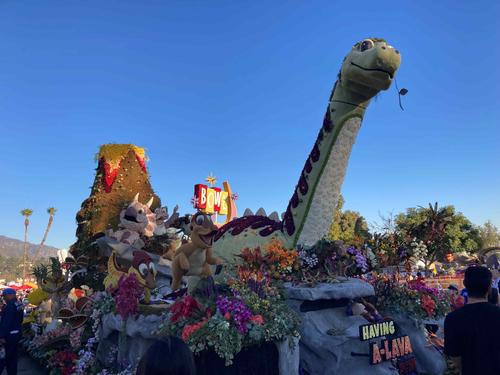 映画スタジオが多くあるバーバンク市は、エンターテインメントの街らしい遊び心あふれるデザイン