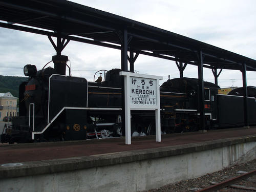 〈3〉計呂地駅跡にも駅舎と車両が保存されている