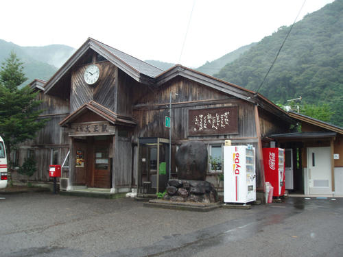 〈6〉駅舎が個性的な土佐大正駅