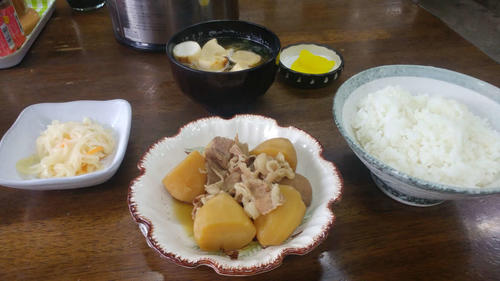 〈11〉土佐北川駅近くの食堂で昼食。素朴な味がおいしかった