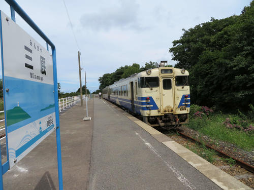 〈11〉津軽線の終点である三厩駅のホーム