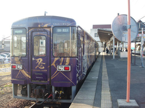 〈7〉貴生川駅は信楽高原鉄道の乗換駅。今はNHK朝の連続テレビ小説で盛り上がる