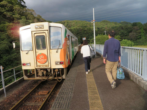 〈11〉甲浦駅から海部行きに乗り込む