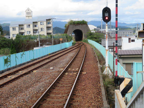 〈4〉海部駅付近にある町内トンネル