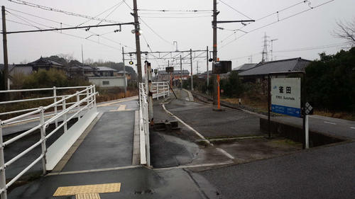 〈2〉本山支線が分岐する雀田駅。右が長門本山方面、左が小野田方面