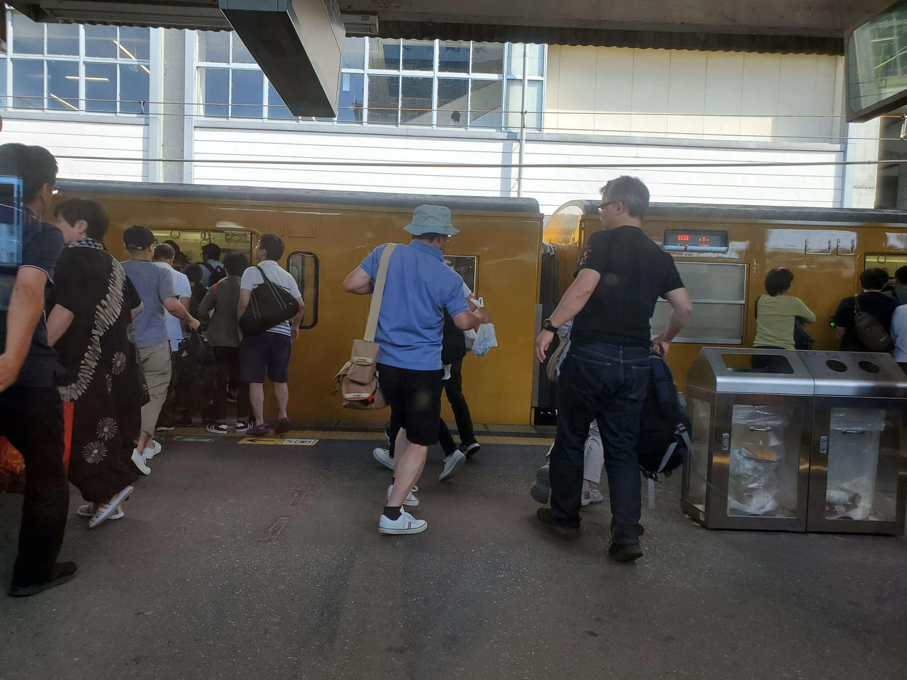 〈12〉青春18きっぷのシーズンは相生駅で激しい相生ダッシュが起きる（昨年9月）
