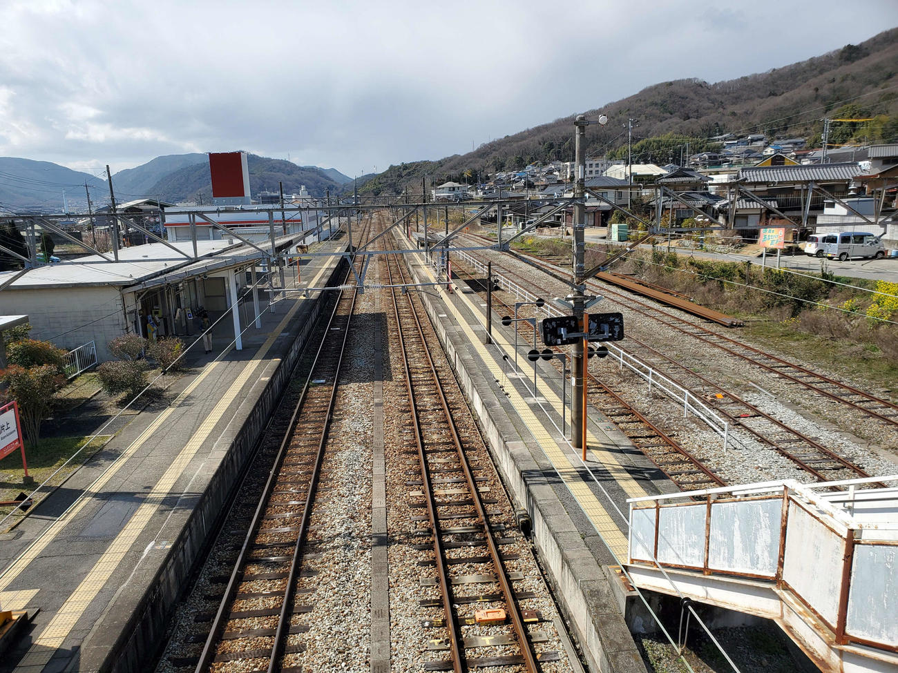 〈4〉備前片上駅は広い構内を持つ