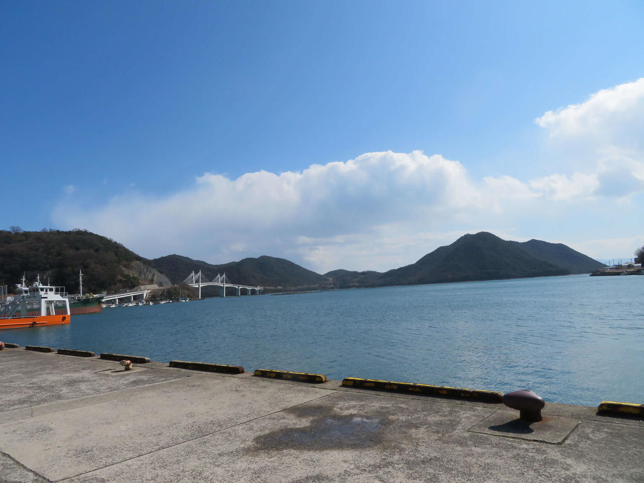 〈9〉日生駅を降りるとすぐ海が広がる
