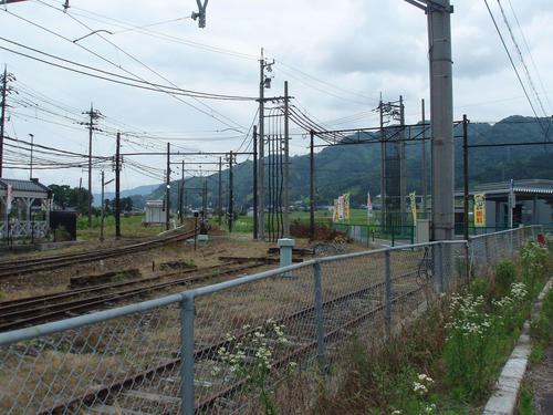 〈2〉かつての線路は途切れている