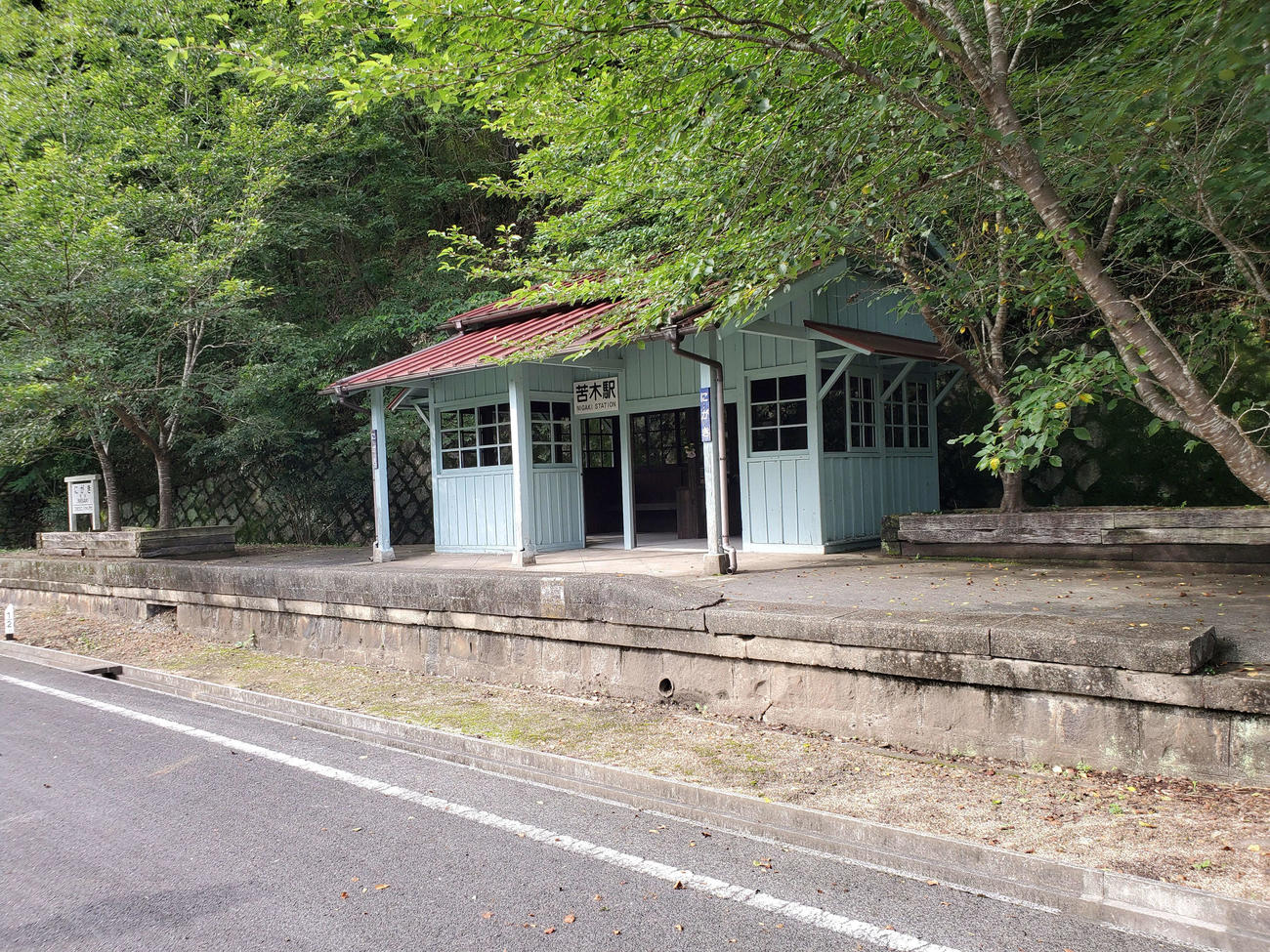 〈6〉サイクリング道とたたずむ苦木駅