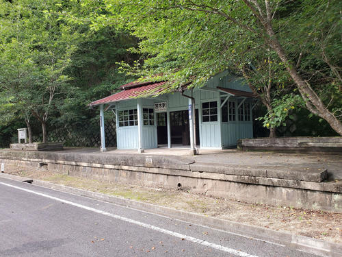 〈6〉サイクリング道とたたずむ苦木駅