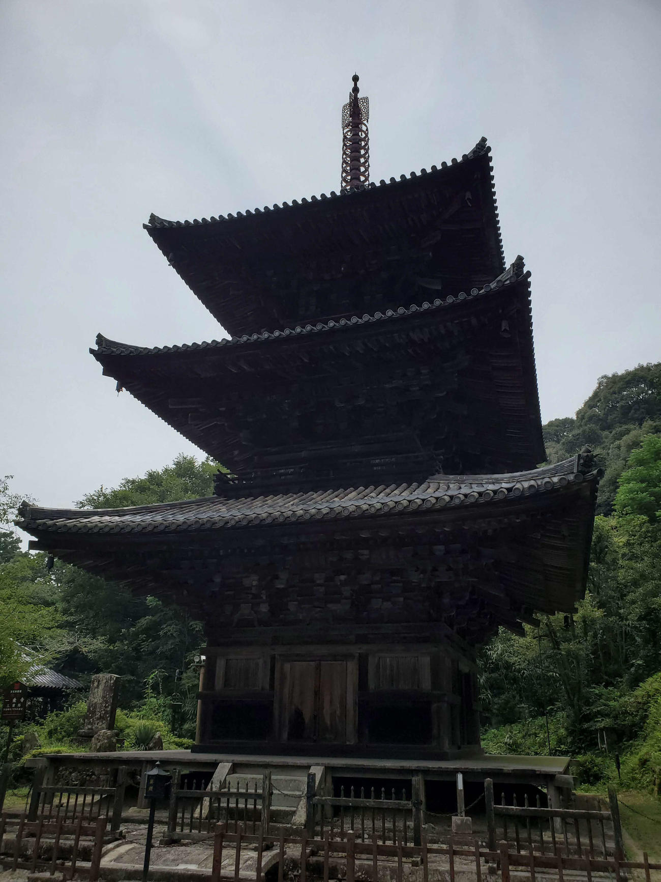 〈6〉三重塔は平安期に建立された国宝