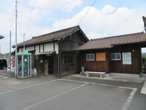 〈10〉長駅の駅舎は大正時代のもの