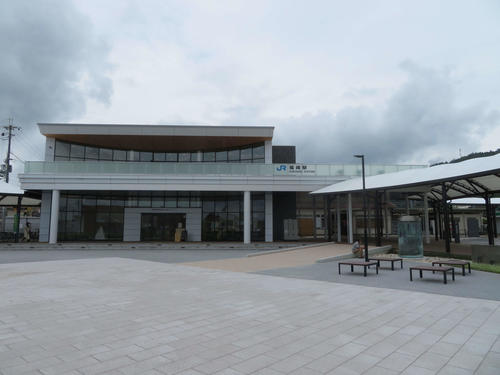 〈10〉駅前が整備された福崎駅