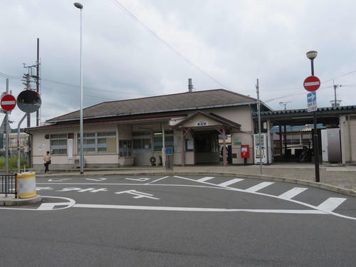 〈7〉県内で最も古い駅舎のひとつが残る香呂駅