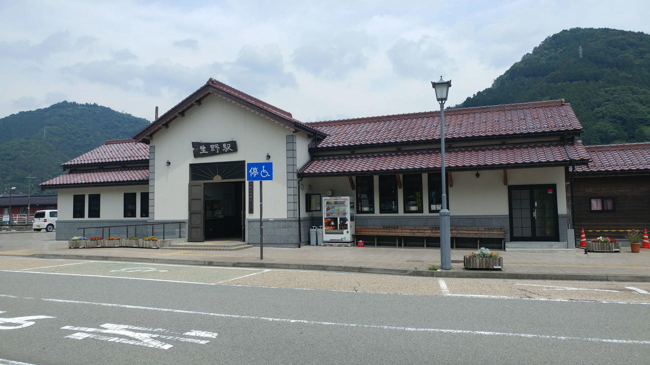 〈6〉生野銀山最寄りの生野駅（2017年6月）
