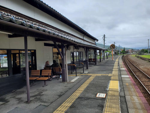 〈5〉竹田駅の構内