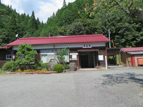〈6〉因美線の鳥取側の南端となる那岐駅