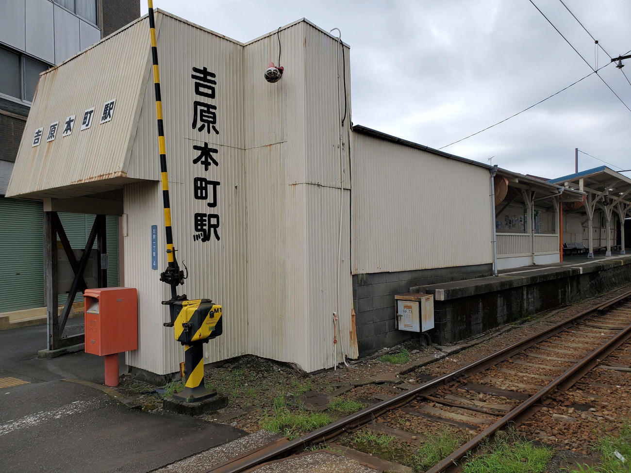 〈11〉旧吉原市の中心街の駅となる吉原本町